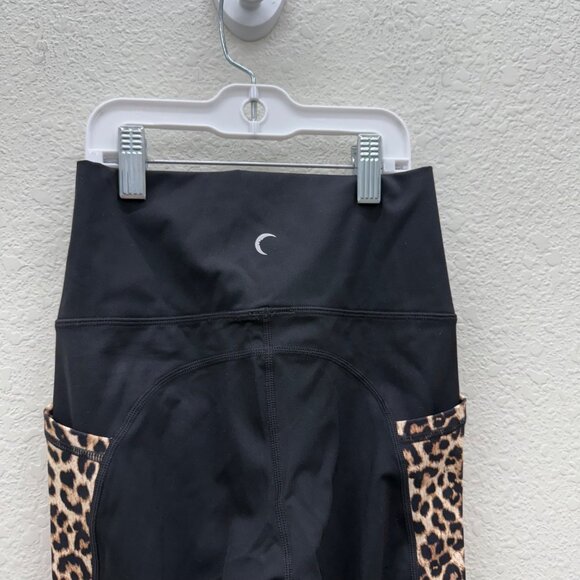 Zyia Leopard Pocket Brilliant Athletic Active Capri Leggings Womens size 2 NEW - Picture 4 of 9